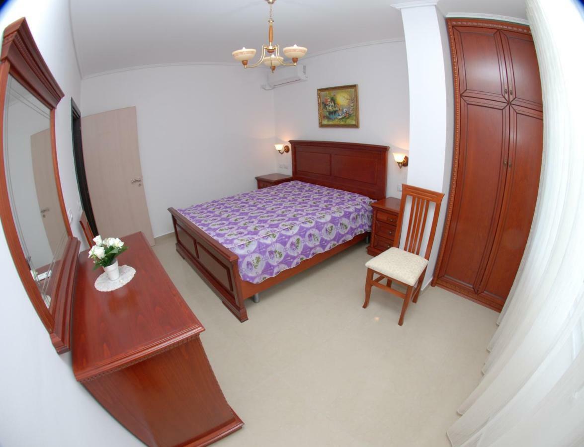 Erti'S Apartments Саранда Экстерьер фото