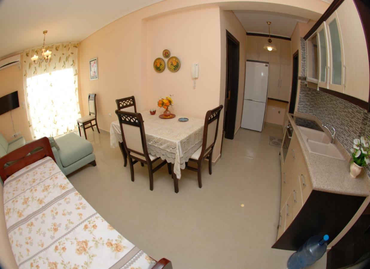 Erti'S Apartments Саранда Экстерьер фото
